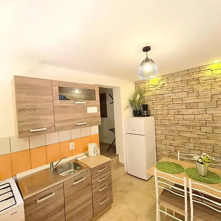 Helena Apartment