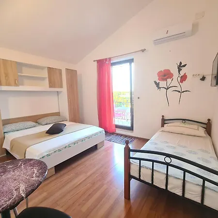Helena Apartment Pomer
